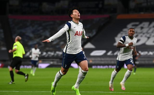  梅斯德比战万人空巷激情四射  