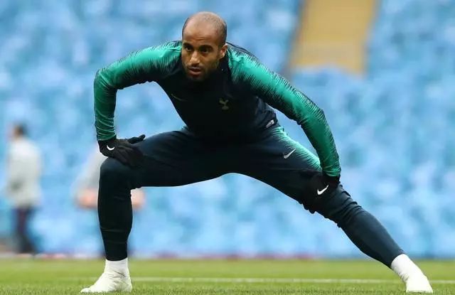  热刺核心伤退陷困境，小将临危救主保留欧战希望  