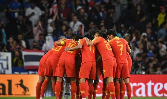  里尔主场球迷制造震撼氛围，助球队大胜斯特拉斯堡