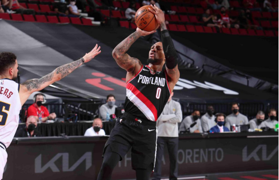  艾顿护框筑铜墙铁壁，开拓者惜败掘金露短板