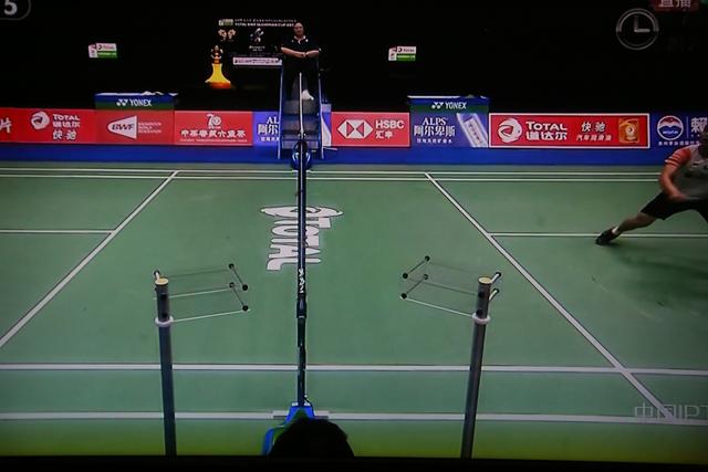  弗赖堡定位球战术奏效，精准制导斩获关键三分